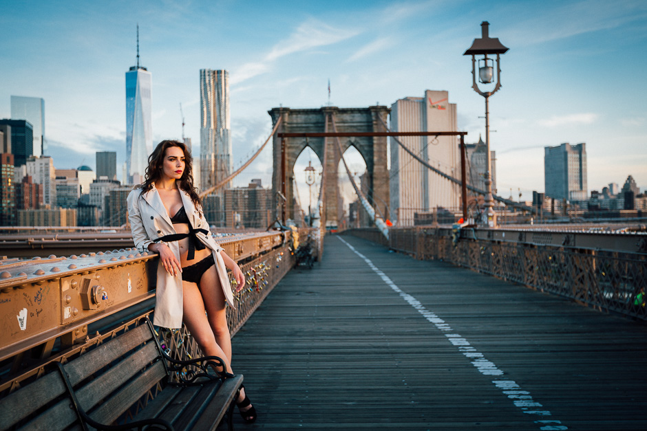 Akvile auf der Brooklyn Bridge beim Shooting